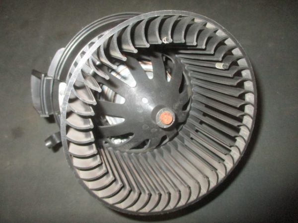 ■プジョー 307CC ブロアモーター 中古 B6830 PP-TD20 部品取あり ヒーターブロア エアコン レジスター ブロワモーター ブロアファン ■