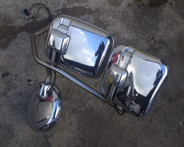 r692-41 ★ 日産 UD トラックス クオン メッキ ミラー ステー 左側 助手席側 H28年 QKG-CG5ZA 3-15