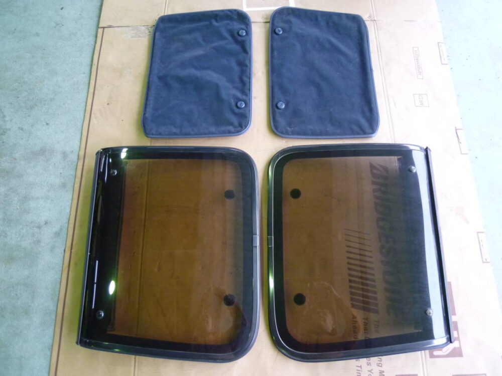 フェアレディＺ　Ｚ３１　２シーター用　Ｔバールーフ　左右セット　サンシェード付き　使用問題ありません　倉庫保管品