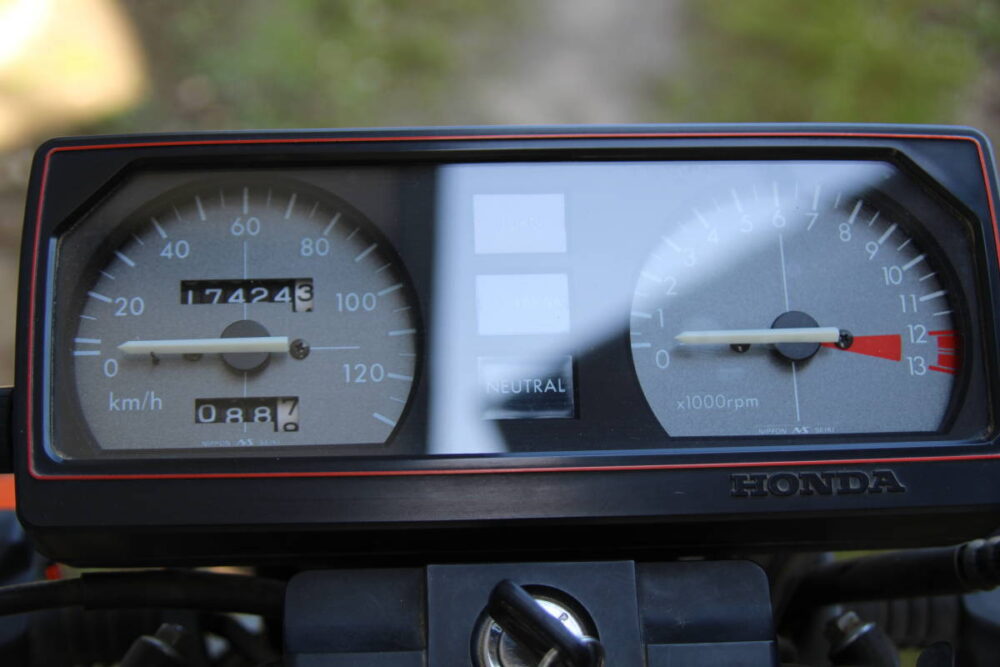 CB125T　レッドバロンものです