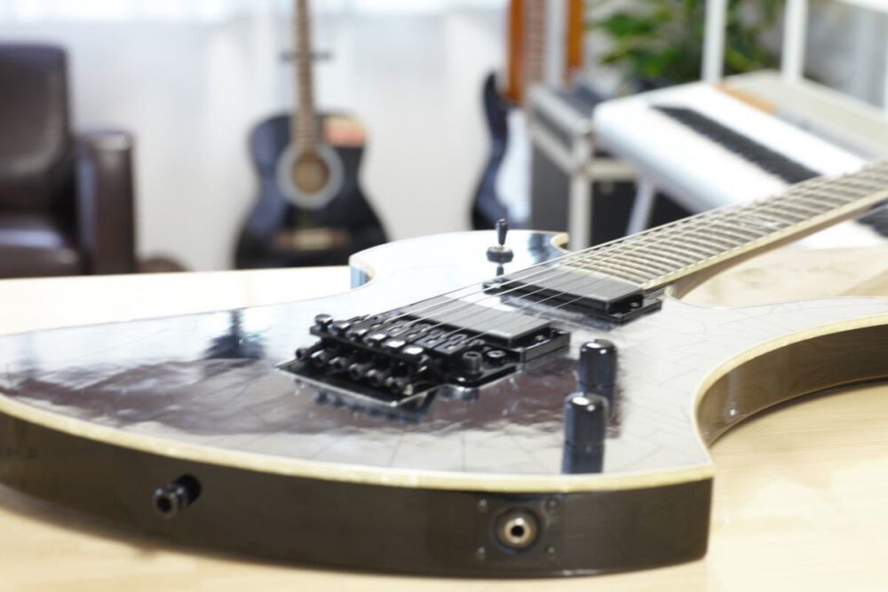 B.C.Rich Mockingbird Pro X JakePitts model B.C.リッチ モッキンバード ジェイク・ピッツモデル ソフトケース付