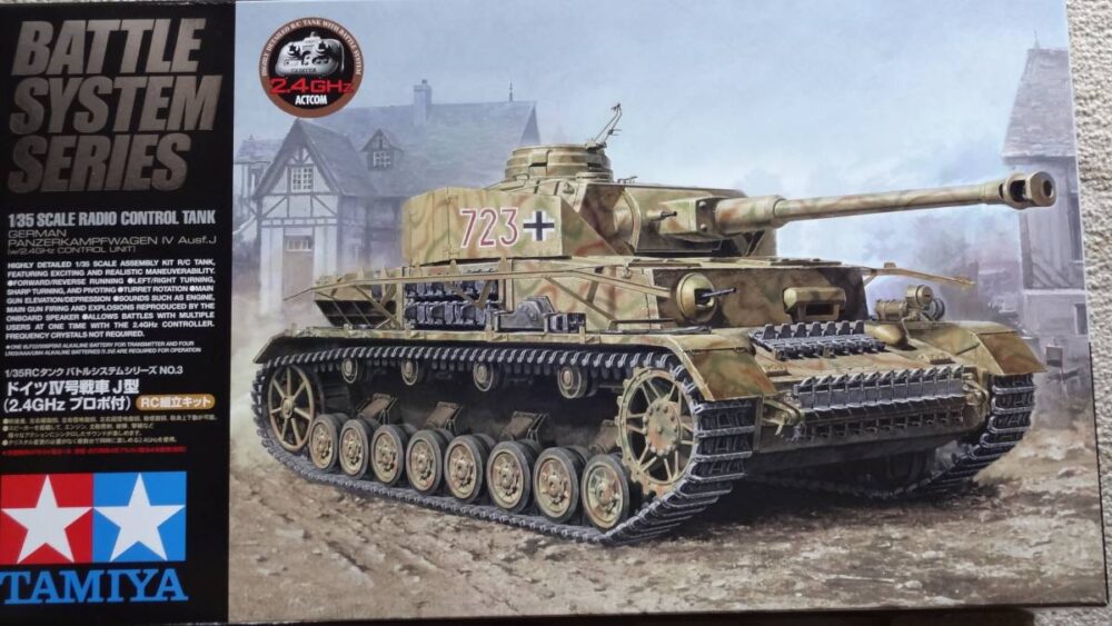 タミヤ 1/35 RC フルオペタンクバトルシリーズ No.3 ドイツⅣ号戦車 J型(2.4GHz プロポ付き) 48211