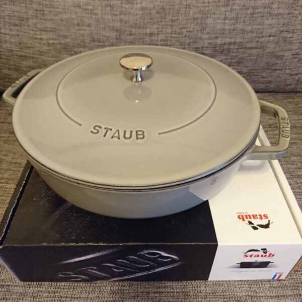 美品！ストウブstaub ブレイザー グレー 28センチ シーズニング済み