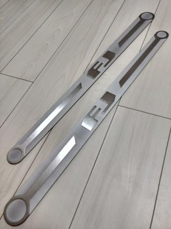 USトヨタ純正》FJクルーザー「FJ」ロゴ入りスカッフプレート ドアシル